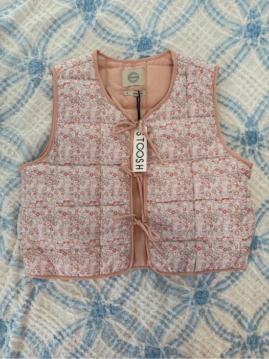 Stoosh Jackets & Blazers - NWT Women’s floral STOOSH vest LARGE